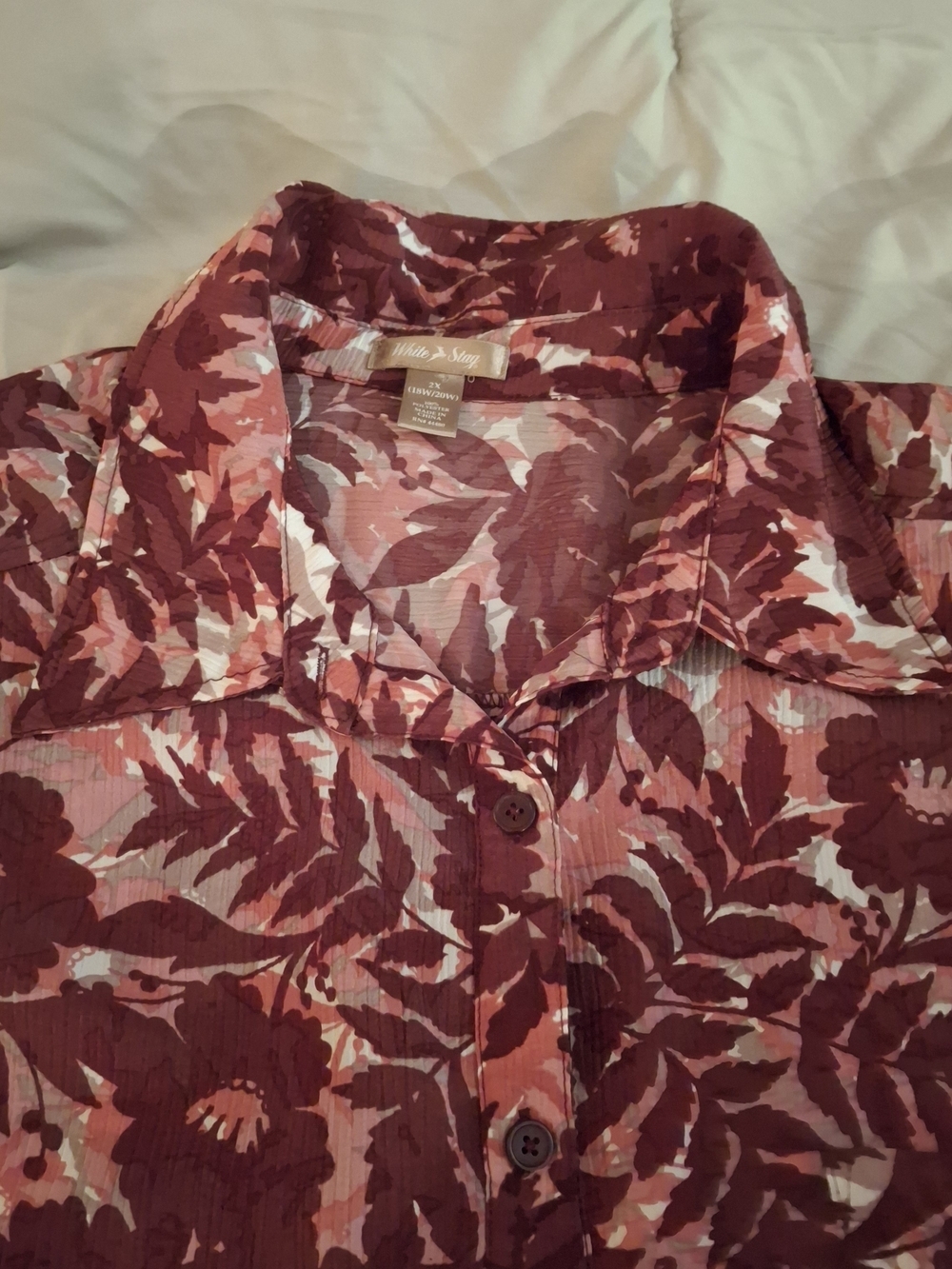 White Stag Wonen's Button-Front Floral Tunic in Burgandy & Blush - Picture 4 of 10